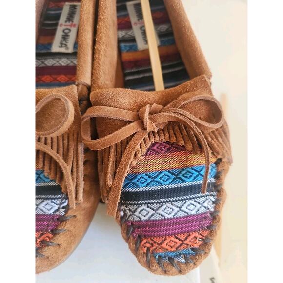 Minnetonka Women's Arizona Kilty Hardsole in Brown Arizona Size 9 - Picture 3 of 7